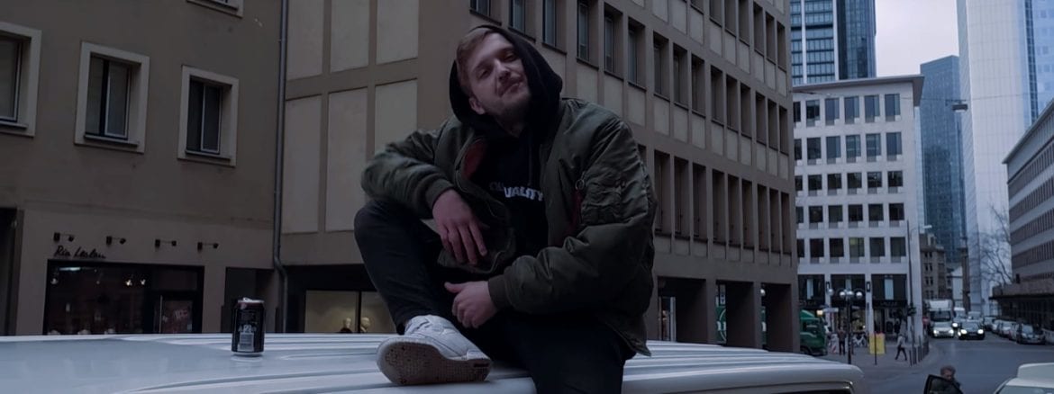 Kartky z nowym utworem i klipem