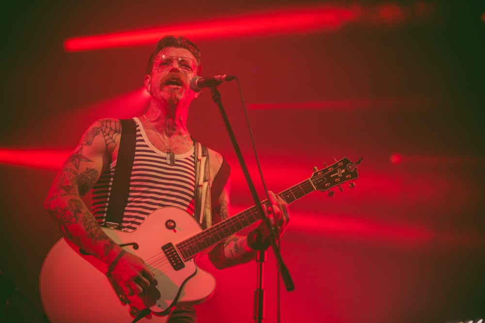 Jesse Hughes przeprasza za atak na przeciwników broni