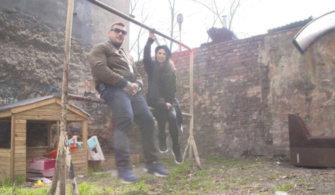 Popek wraca na podwórko z dzieciństwa