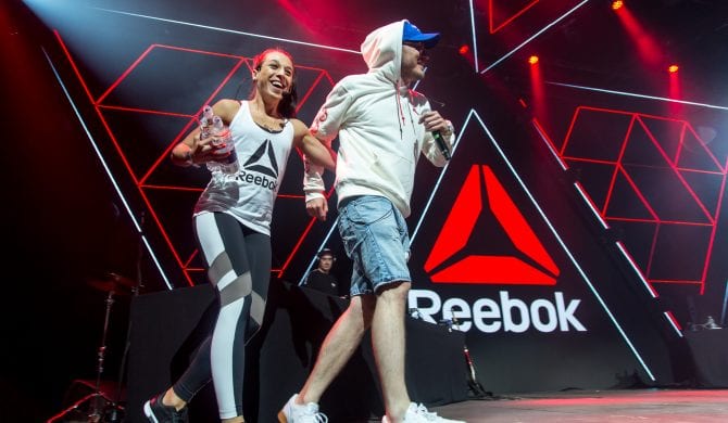 Pezet i Miuosh w utworze inspirowanym odgłosami z sali ćwiczeń