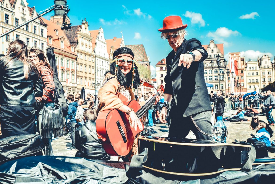 Gitarowy Rekord Guinnessa w 360 stopniach i… jakości 8K