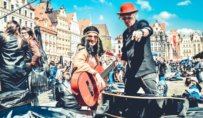 Gitarowy Rekord Guinnessa w 360 stopniach i… jakości 8K