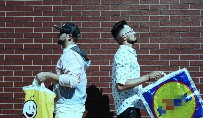 Kabaret Skeczów Męczących parodiuje TACONAFIDE