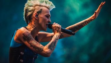 Agnieszka Chylińska na zdjęciach z Opery Leśnej