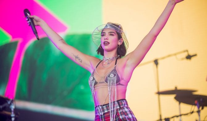 Dua Lipa zaśpiewała hit Ariany Grande na koncercie w Miami