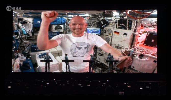 Kraftwerk wystąpili z astronautą będącym na orbicie