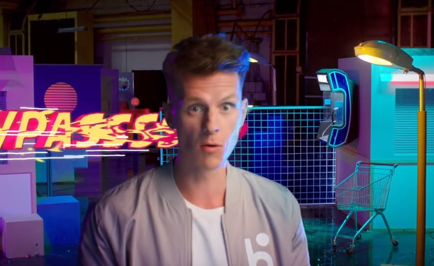 MC Silk reklamuje system płatności mobilnych