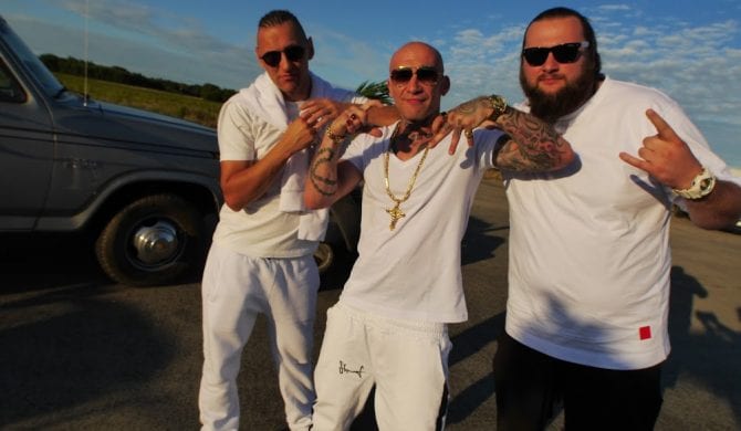 Matek prezentuje „Być i mieć” (wideo)