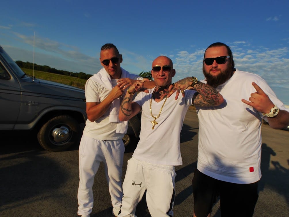 Matek prezentuje „Być i mieć” (wideo)