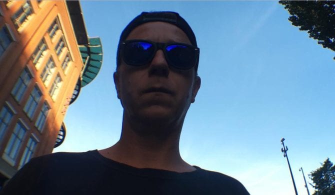 Jędker atakuje wytwórnię. Ta odpowiada oświadczeniem