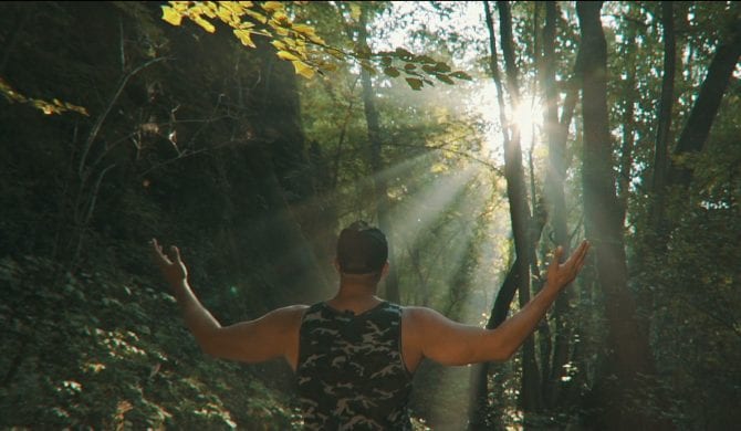 „Duchowy gangster” – nowy teledysk Bosskiego