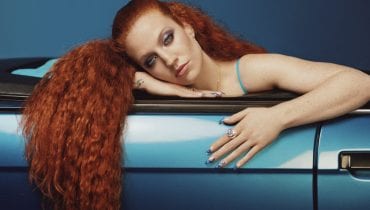 Jess Glynne i „Hold My Hand” hitem lata na TikToku dzięki viralowemu memowi Jet2 Holidays