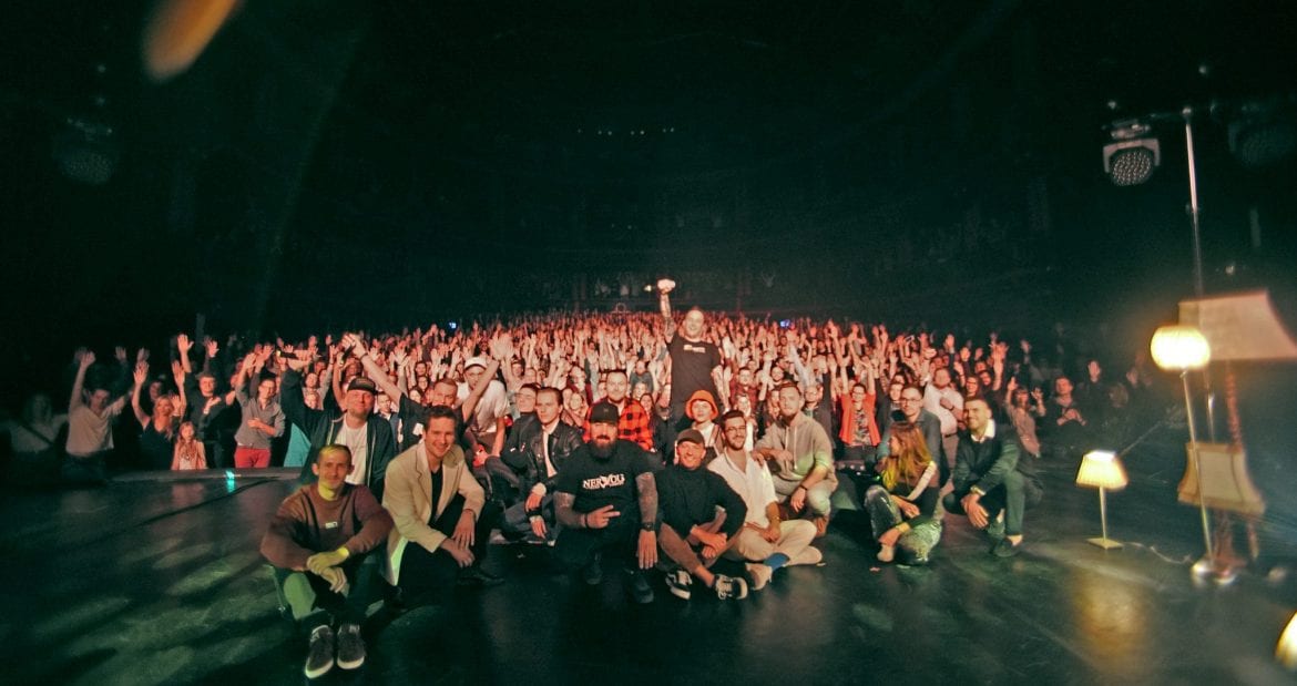 Nadchodzi nowe Albo Inaczej. Pierwszy singiel zapowiada się wybornie