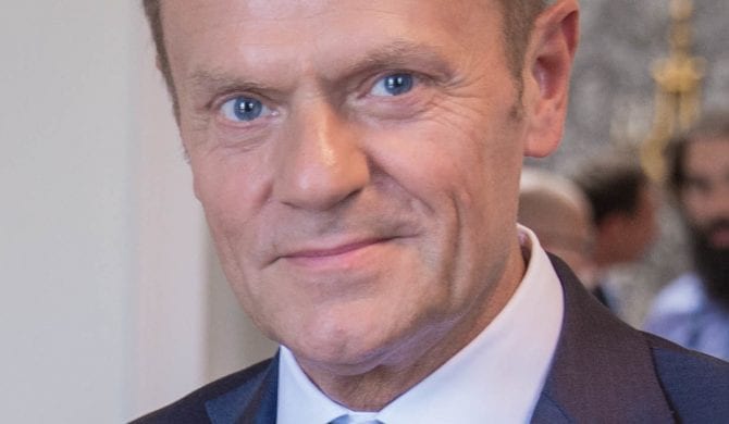 „J***ć PiS” Cypisa na imprezie Rafała Trzaskowskiego. Donald Tusk komentuje