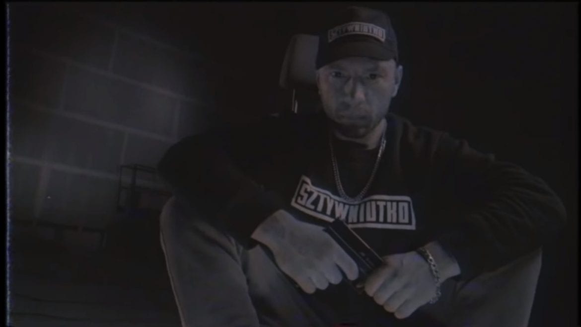 Piorun ze „Ślepnąc od świateł” z nowym klipem i wyjątkową inicjatywą