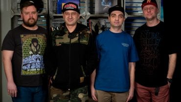 „Bezczel mówiący, że ma kawałek, ale nie może go wrzucić, jest dziwny”