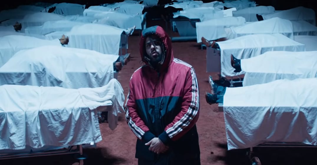 Wypchane głowy „twoich ulubionych raperów” w nowym klipie J. Cole’a