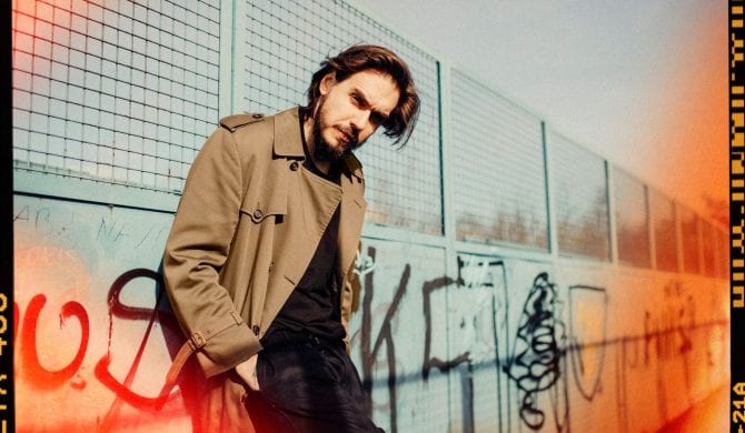 Miuosh ostro o influencerach biorących się za muzykę