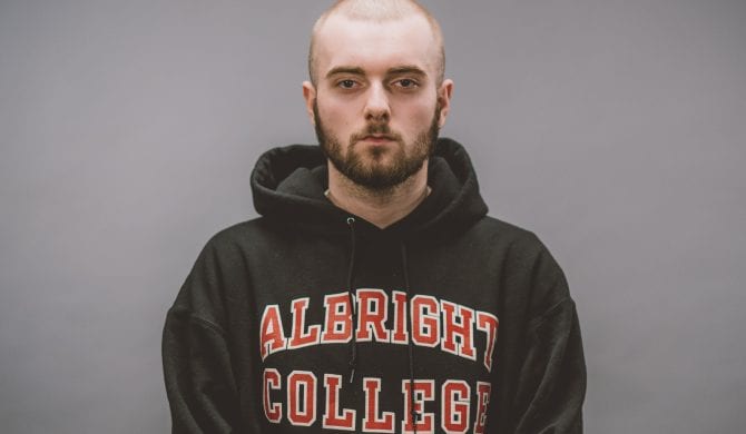 Bedoes i Lanek wznoszą „TOA$T”. W nowym klipie m.in. Solar, Szpaku i Kuqe