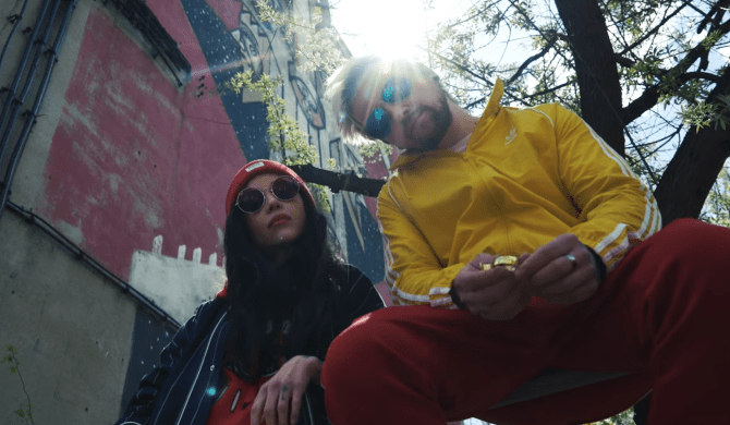 Warga z żoną w nowym numerze i klipie