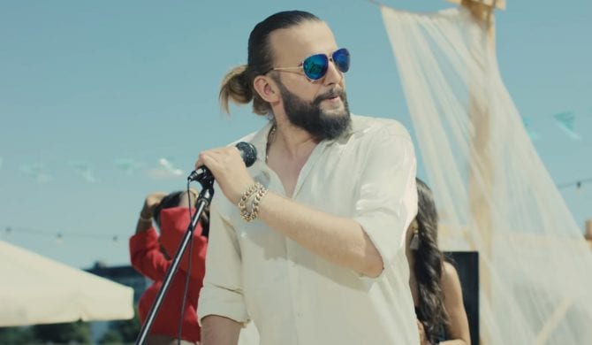 KęKę aka Señor Siarra śpiewa w nowym singlu