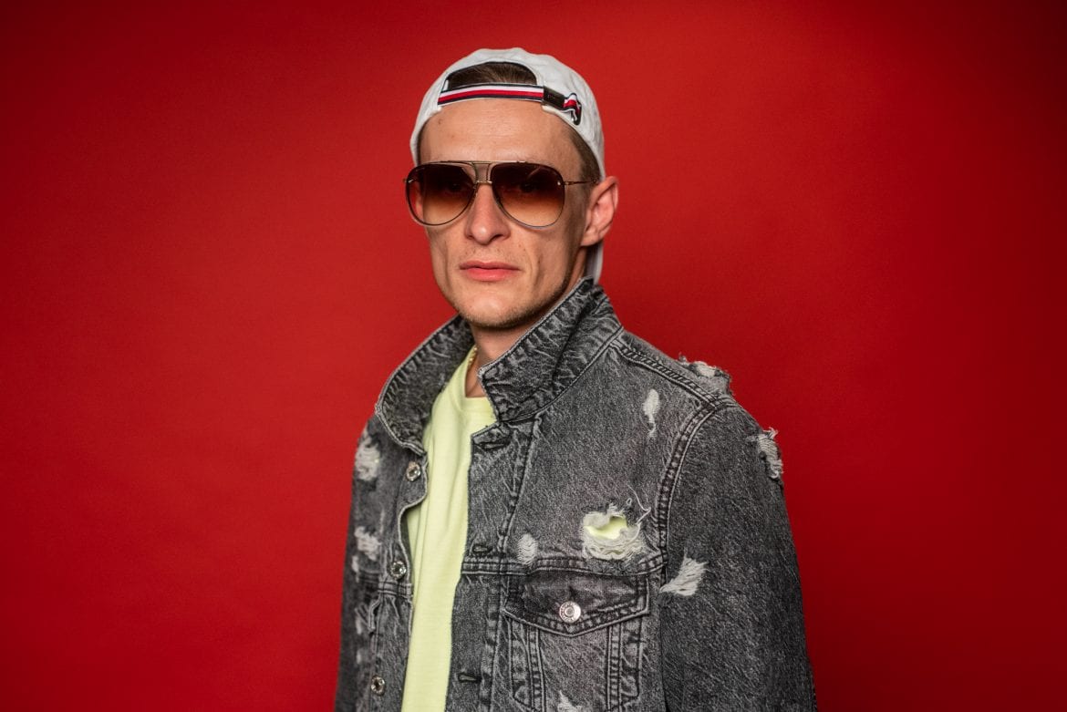 Kali komentuje rządowego SMS-a