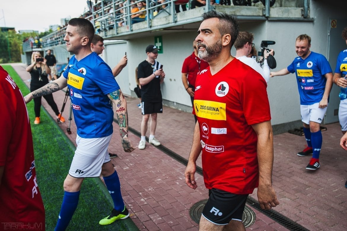 Raperzy ponownie zagrają w piłkę z komikami. Znamy składy drużyn