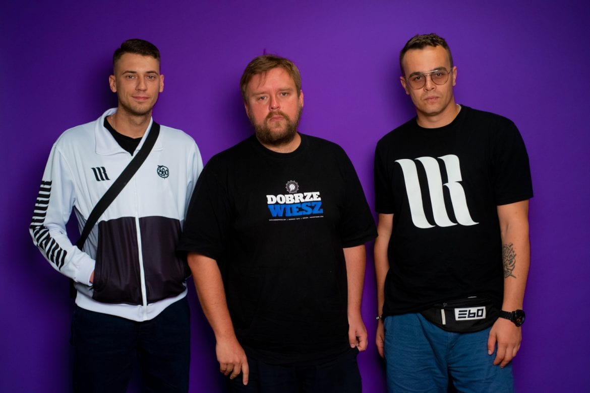 „Czasami to frustruje, że u małolatów, którzy mają 18 lat i wydają płytę, kręci się to lepiej niż u nas po 15 latach na scenie”