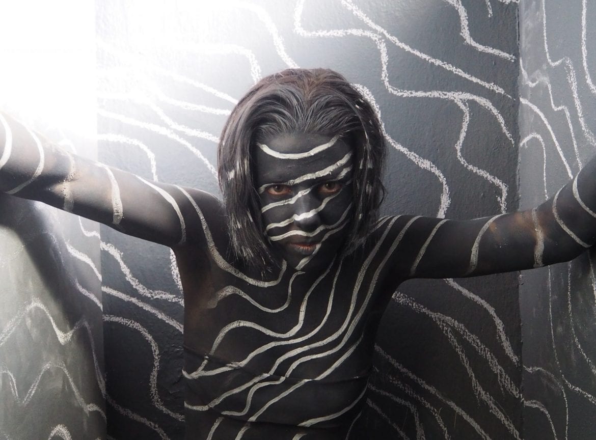 Ptakova w nowym hipnotyzującym klipie. Zobacz teledysk „Kastaniety” i zdjęcia z planu