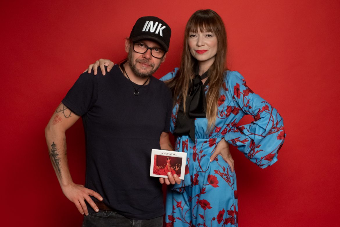 Bela Komoszyńska (Sorry Boys): „Wpuściliśmy do naszych piosenek powietrze”