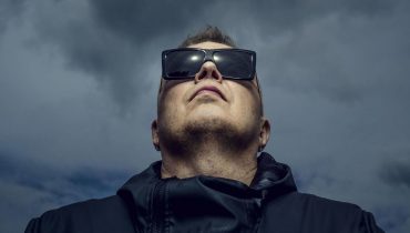 Jan Benedek komentuje rozstanie z T.Love: „Zerwanie współpracy za pomocą SMS-a nie wygląda profesjonalnie ani sympatycznie”