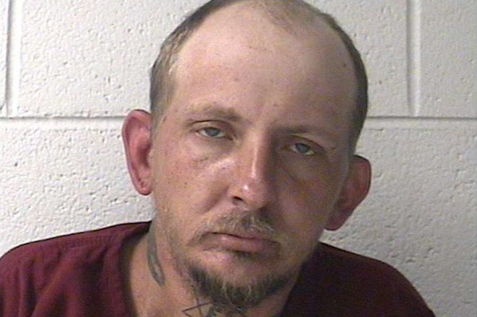 Biały człowiek o nazwisku Tupac Shakur aresztowany w Stanach