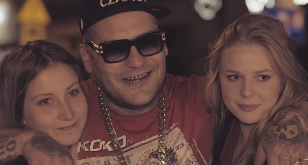 Popek w nowym klipie Letniego Chamskiego Podrywu