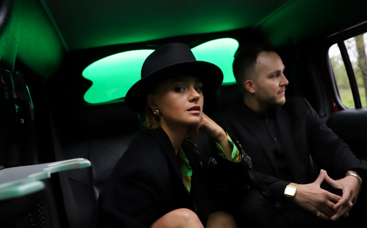 Rosalie. i Ten Typ Mes łączą siły