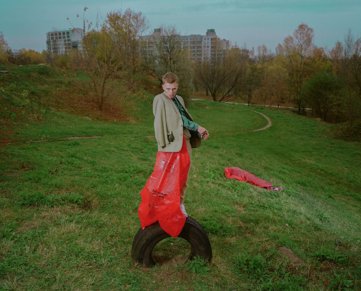 OKI zapowiada płytę. Szpaku gościem w nowym singlu i klipie