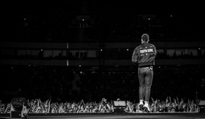 Dziewięć lat temu debiutował Dawid Podsiadło. „Zawsze będę Wam za to bardzo wdzięczny, bo wydaję mi się, że w niczym innym się Wam tak nie przydam jak w muzyce”