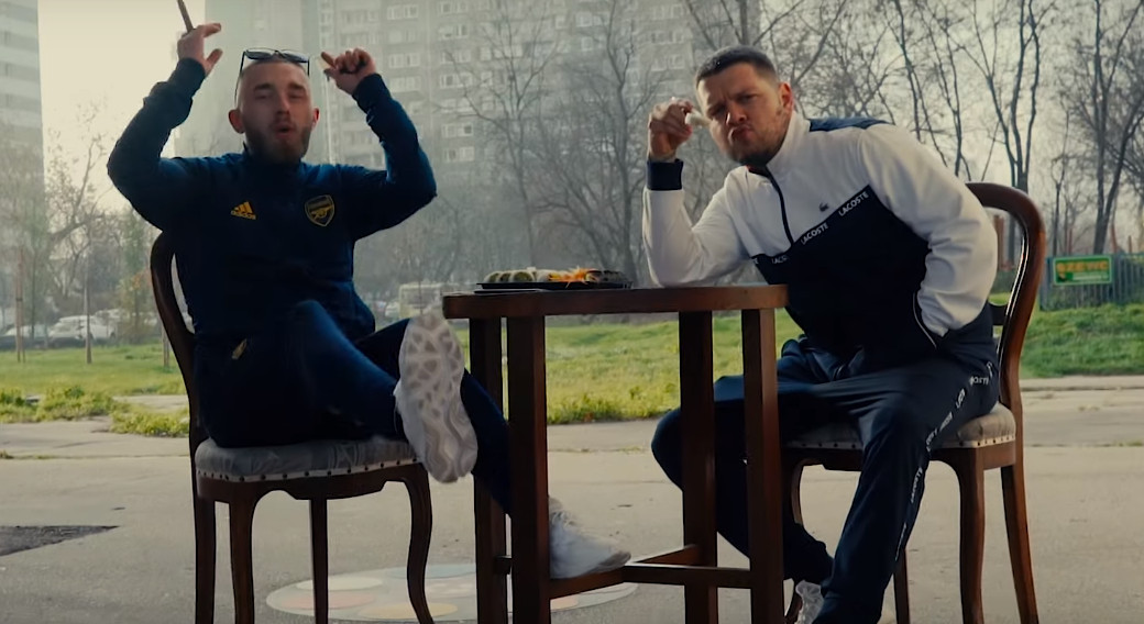 Kaz Bałagane w nowym singlu i klipie Kaziora