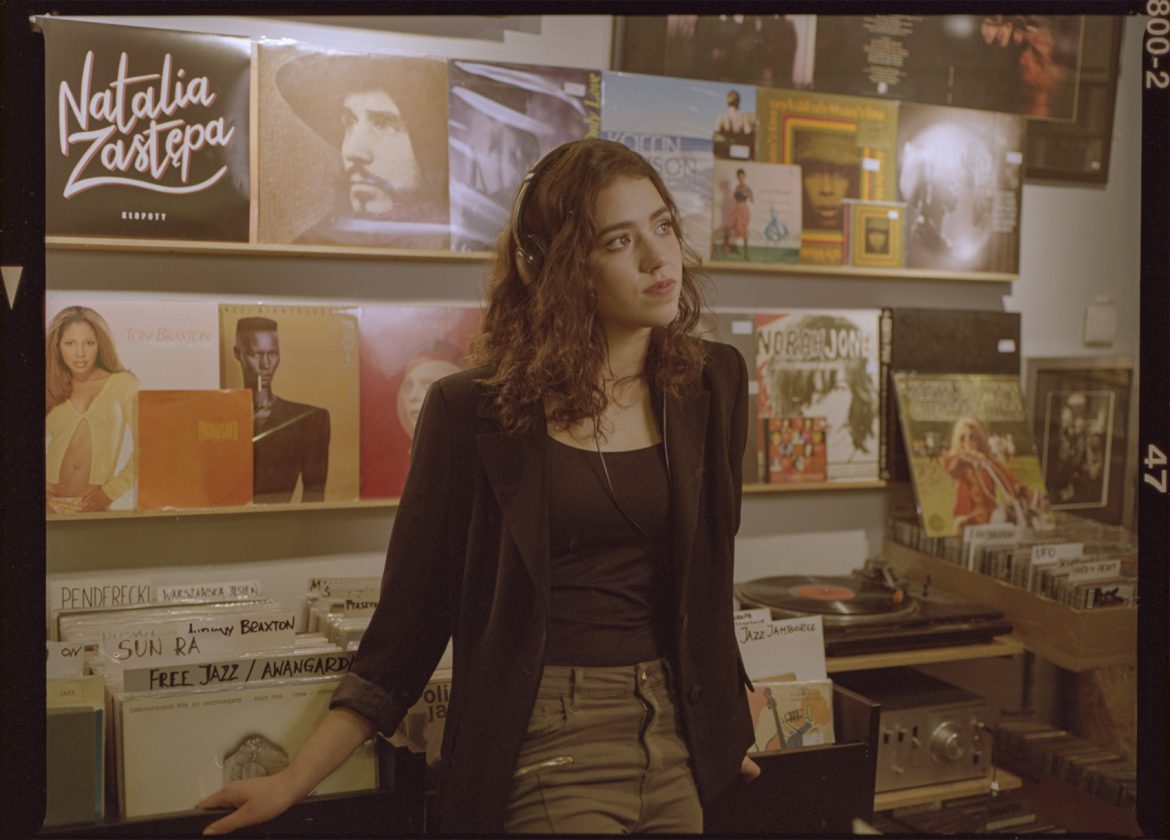 Natalia Zastępa wciąga wszystkich w swoje „Kłopoty”