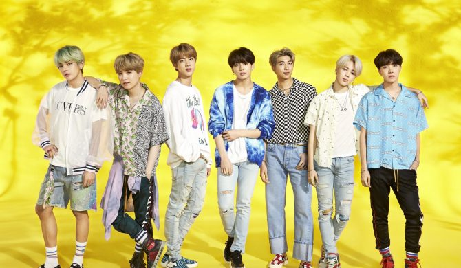 Prowadzący Dzień Dobry TVN poddali pod wątpliwość męskość członka BTS. W sieci zawrzało. Stacja przeprasza.