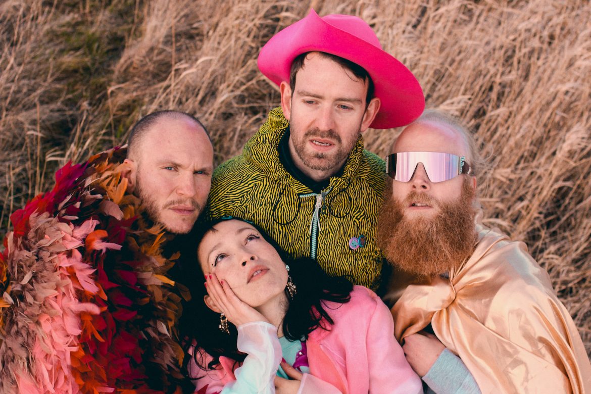 Little Dragon zapowiadają album „New Me, Same Us”. Nowy singiel już dostępny