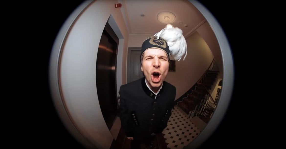 Tymek i growlujący Marcin Pyszora w nowym numerze Holaka