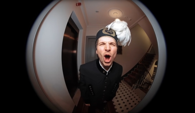 Tymek i growlujący Marcin Pyszora w nowym numerze Holaka