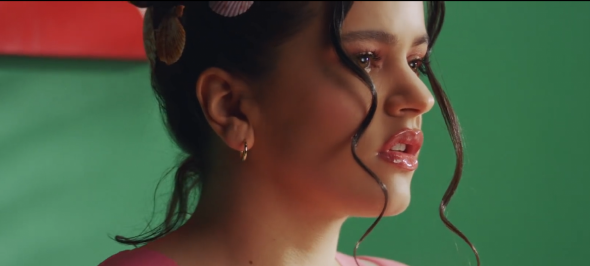 Rosalía z nowym klipem. W roli głównej aktor z netflixowego serialu