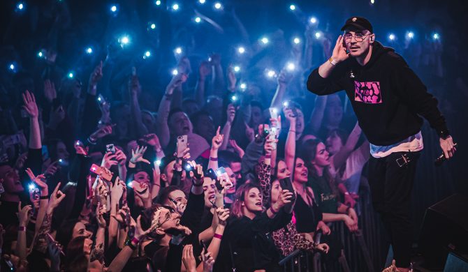 Fani Pezeta cisną Dodę w komentarzach. Raper staje w obronie wokalistki