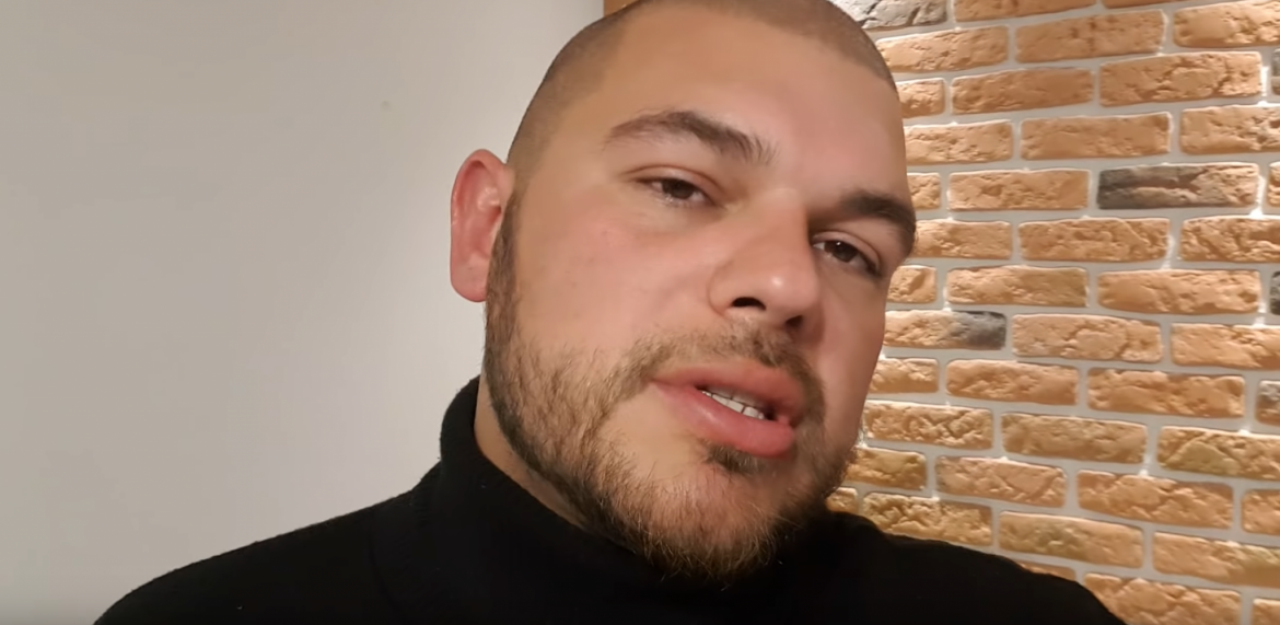 Tau: Byłem DDA. Uciekałem w używki, depresję, seks, alkohol i pornografię