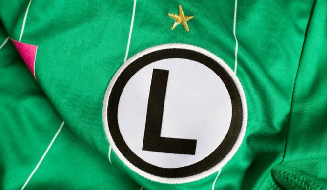 Fani Legii Warszawa z oprawą z rapowego klasyka