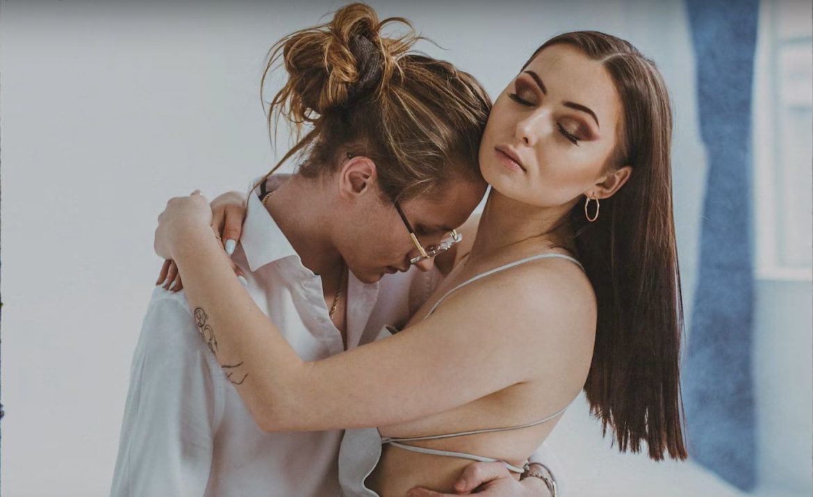 „Tylko z Tobą chcę witać nowy dzień” – Young Igi z numerem dla swojej dziewczyny