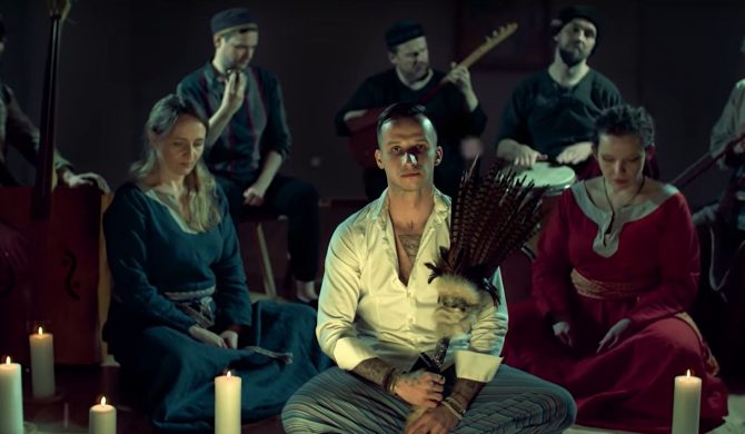 AK-47 wyśmiany przez słuchaczy za lansowanie teorii płaskiej Ziemi. Raper odpowiada