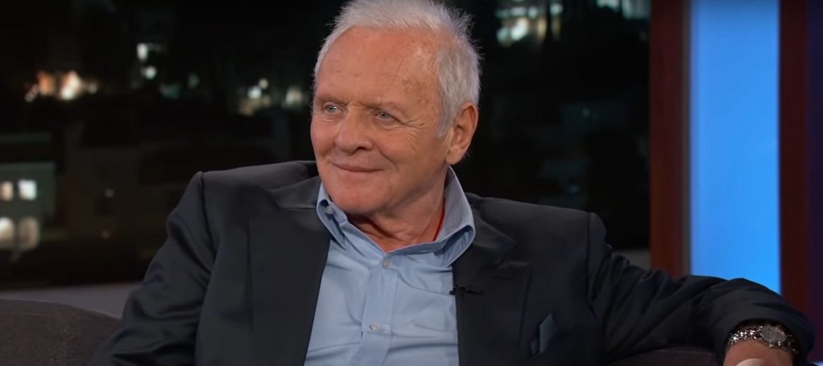 Anthony Hopkins gra na fortepianie dla…