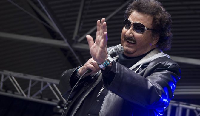 #Hot16Challenge2: Krzysztof Krawczyk dzwoni i rzuca gorące wersy